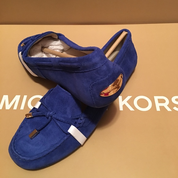 NWT - MICHAEL KORS BLUE SUEDE MOCS - SIZE 8M - Picture 5 of 8